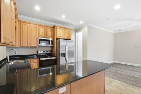 Townhouse in Tampa, Florida 3 bedrooms, 173.54 sq.m. № 2209995 - photo 17