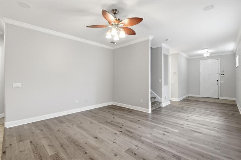 Townhouse in Tampa, Florida 3 bedrooms, 173.54 sq.m. № 2209995 - photo 9