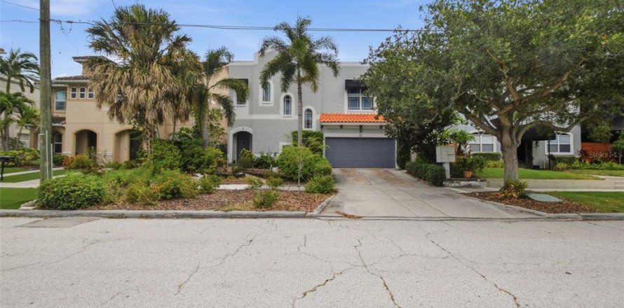 Townhouse in Tampa, Florida 3 bedrooms, 173.54 sq.m. № 2209995