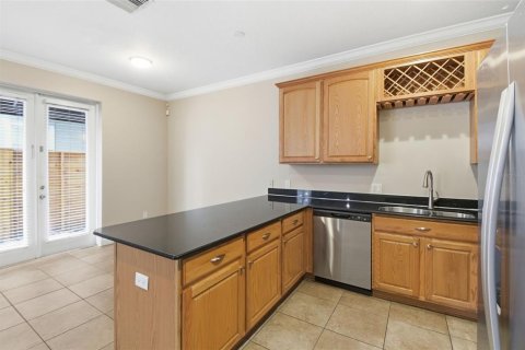 Townhouse in Tampa, Florida 3 bedrooms, 173.54 sq.m. № 2209995 - photo 21