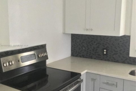 Casa en alquiler en West Palm Beach, Florida, 1 dormitorio, 44.78 m2 № 2002667 - foto 15