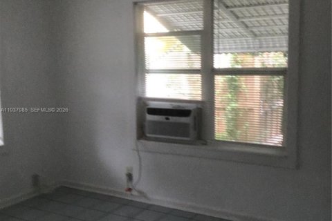 Casa en alquiler en West Palm Beach, Florida, 1 dormitorio, 44.78 m2 № 2002667 - foto 13