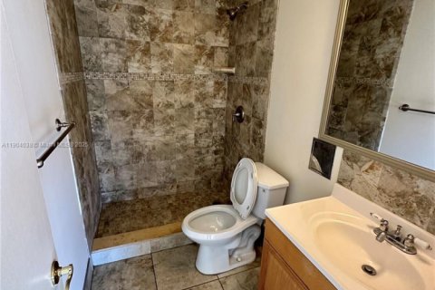 Touwnhouse à vendre à Miami, Floride: 2 chambres, 129.6 m2 № 1963540 - photo 15