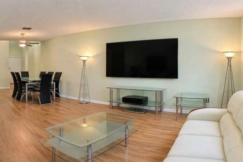 Adosado en venta en Clearwater, Florida, 3 dormitorios, 173.26 m2 № 2124290 - foto 4