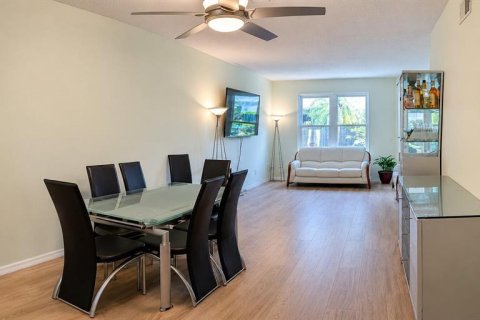 Adosado en venta en Clearwater, Florida, 3 dormitorios, 173.26 m2 № 2124290 - foto 3