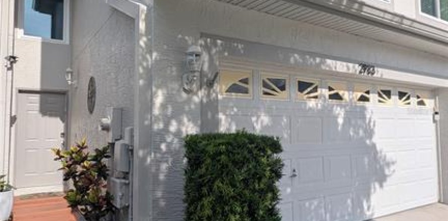 Adosado en Clearwater, Florida 3 dormitorios, 173.26 m2 № 2124290