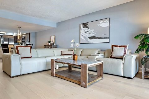 Adosado en venta en Tierra Verde, Florida, 2 dormitorios, 153.29 m2 № 1548879 - foto 12