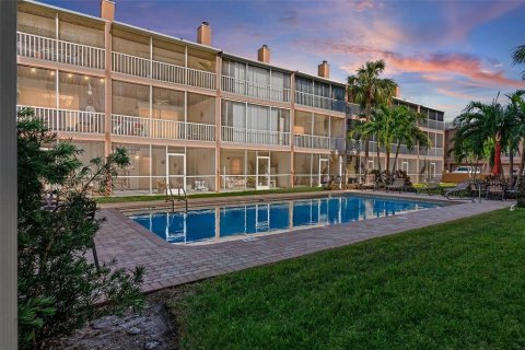 Adosado en venta en Tierra Verde, Florida, 2 dormitorios, 153.29 m2 № 1548879 - foto 3
