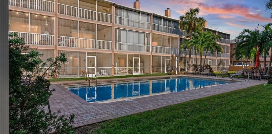 Adosado en Tierra Verde, Florida 2 dormitorios, 153.29 m2 № 1548879