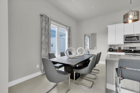Condo in Kissimmee, Florida, 4 bedrooms  № 1538815 - photo 10