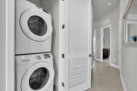 Condo in Kissimmee, Florida, 4 bedrooms  № 1538815 - photo 11