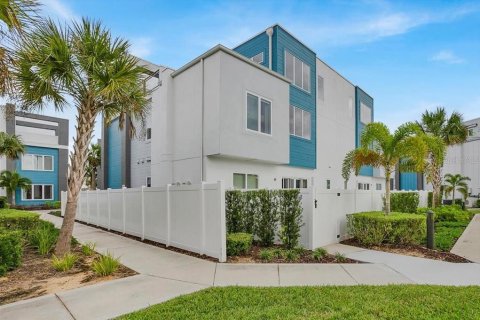 Condo in Kissimmee, Florida, 4 bedrooms  № 1538815 - photo 2