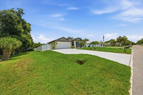 Villa ou maison à vendre à Port Charlotte, Floride: 3 chambres, 157.19 m2 № 2232092 - photo 6