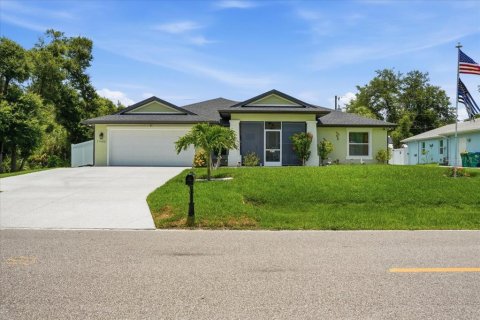 Villa ou maison à vendre à Port Charlotte, Floride: 3 chambres, 157.19 m2 № 2232092 - photo 3