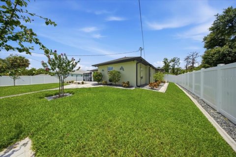 Villa ou maison à vendre à Port Charlotte, Floride: 3 chambres, 157.19 m2 № 2232092 - photo 19