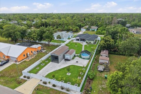 House in Port Charlotte, Florida 3 bedrooms, 157.19 sq.m. № 2232092