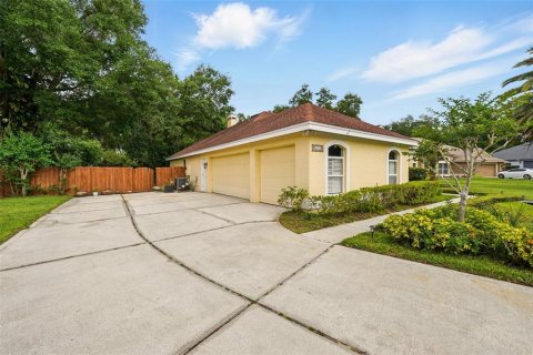 House in Apopka, Florida 4 bedrooms, 228.73 sq.m. № 1649679 - photo 26