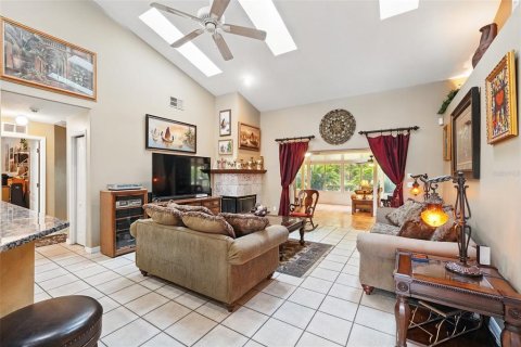 House in Apopka, Florida 4 bedrooms, 228.73 sq.m. № 1649679 - photo 11