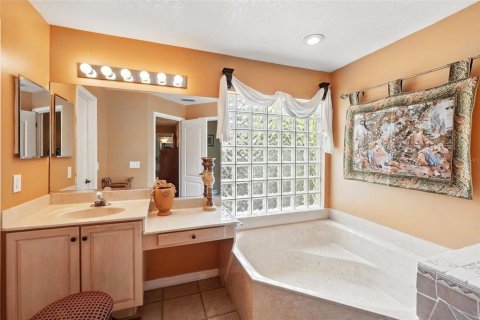 House in Apopka, Florida 4 bedrooms, 228.73 sq.m. № 1649679 - photo 17