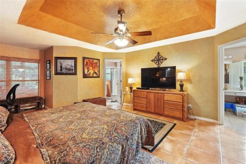 House in Apopka, Florida 4 bedrooms, 228.73 sq.m. № 1649679 - photo 16