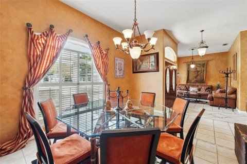 House in Apopka, Florida 4 bedrooms, 228.73 sq.m. № 1649679 - photo 5