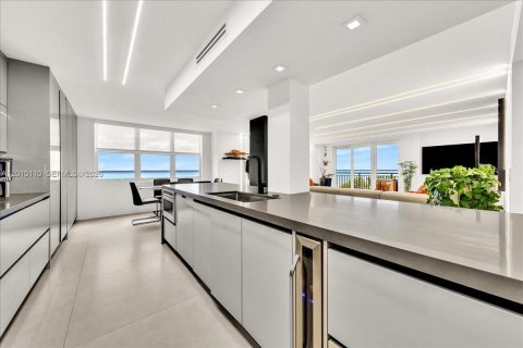 Appartement à louer à Hillsboro Beach, Floride: 2 chambres, 127.28 m2 № 2435909 - photo 6