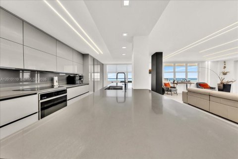 Appartement à louer à Hillsboro Beach, Floride: 2 chambres, 127.28 m2 № 2435909 - photo 3