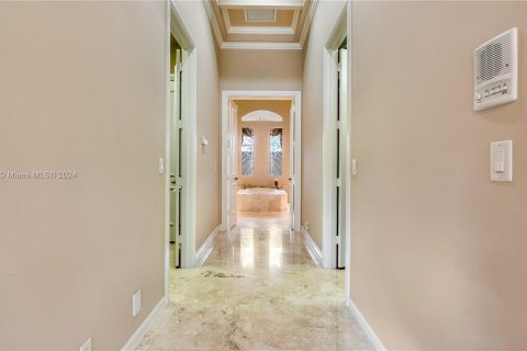 Casa en venta en Davie, Florida, 5 dormitorios, 377.74 m2 № 2034794 - foto 29