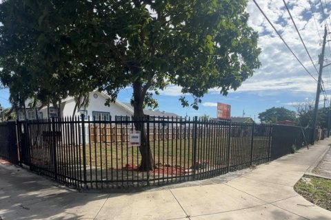 Купить земельный участок в Майами, Флорида № 1948805 - фото 13