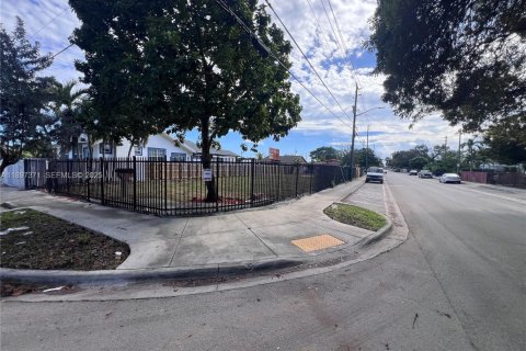 Купить земельный участок в Майами, Флорида № 1948805 - фото 10