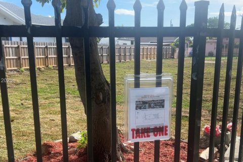 Купить земельный участок в Майами, Флорида № 1948805 - фото 14