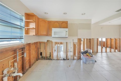 House in Punta Gorda, Florida 2 bedrooms, 65.68 sq.m. № 1847316 - photo 6