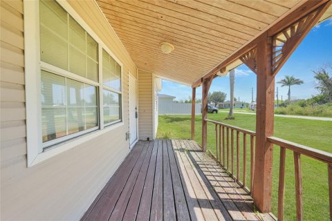 House in Punta Gorda, Florida 2 bedrooms, 65.68 sq.m. № 1847316 - photo 19