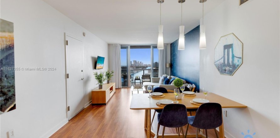 Condo in Hallandale Beach, Florida, 2 bedrooms  № 2014373