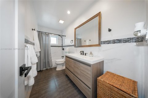 Casa en venta en Miami, Florida, 4 dormitorios, 190.82 m2 № 2025798 - foto 20