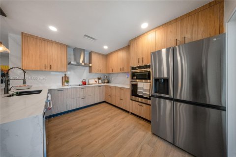 Casa en venta en Miami, Florida, 4 dormitorios, 190.82 m2 № 2025798 - foto 12