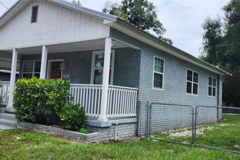 House in Tampa, Florida 3 bedrooms, 94.57 sq.m. № 2209227 - photo 12