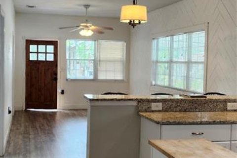 House in Tampa, Florida 3 bedrooms, 94.57 sq.m. № 2209227 - photo 18