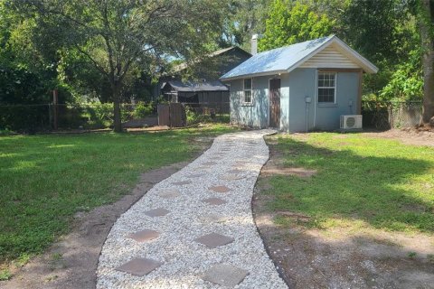 House in Tampa, Florida 3 bedrooms, 94.57 sq.m. № 2209227 - photo 5