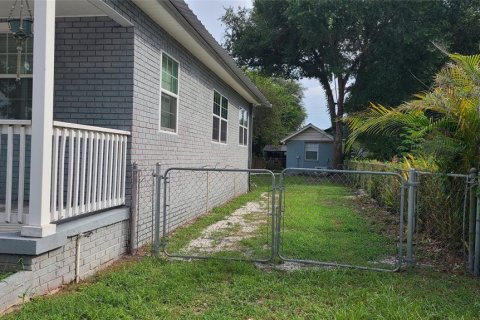 House in Tampa, Florida 3 bedrooms, 94.57 sq.m. № 2209227 - photo 6