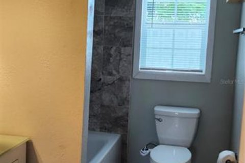 House in Tampa, Florida 3 bedrooms, 94.57 sq.m. № 2209227 - photo 20