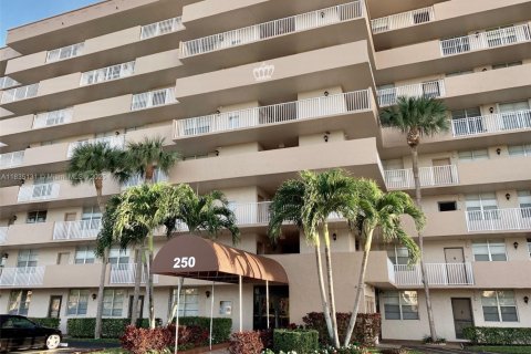 Condominio en alquiler en Plantation, Florida, 2 dormitorios, 94.3 m2 № 1937085 - foto 26