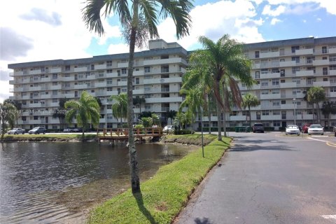 Condominio en alquiler en Plantation, Florida, 2 dormitorios, 94.3 m2 № 1937085 - foto 27