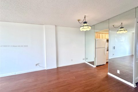 Condominio en alquiler en Plantation, Florida, 2 dormitorios, 94.3 m2 № 1937085 - foto 10