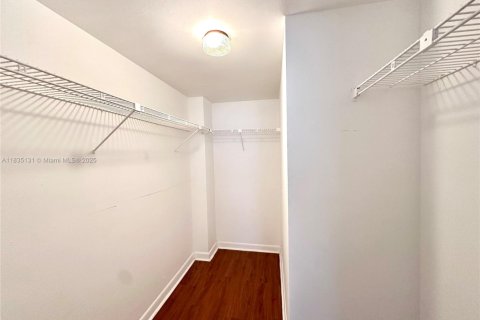 Condominio en alquiler en Plantation, Florida, 2 dormitorios, 94.3 m2 № 1937085 - foto 18