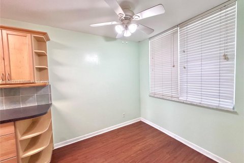 Condominio en alquiler en Plantation, Florida, 2 dormitorios, 94.3 m2 № 1937085 - foto 15