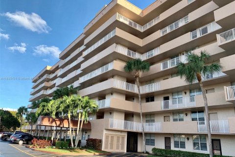 Condominio en alquiler en Plantation, Florida, 2 dormitorios, 94.3 m2 № 1937085 - foto 2