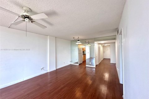 Condominio en alquiler en Plantation, Florida, 2 dormitorios, 94.3 m2 № 1937085 - foto 11