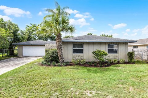 Casa en venta en Casselberry, Florida, 4 dormitorios, 144.83 m2 № 1898985 - foto 1
