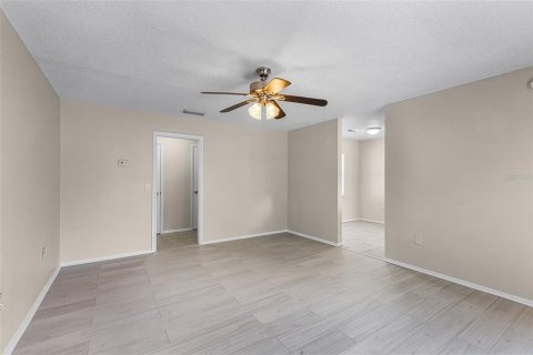 Casa en venta en Casselberry, Florida, 4 dormitorios, 144.83 m2 № 1898985 - foto 6